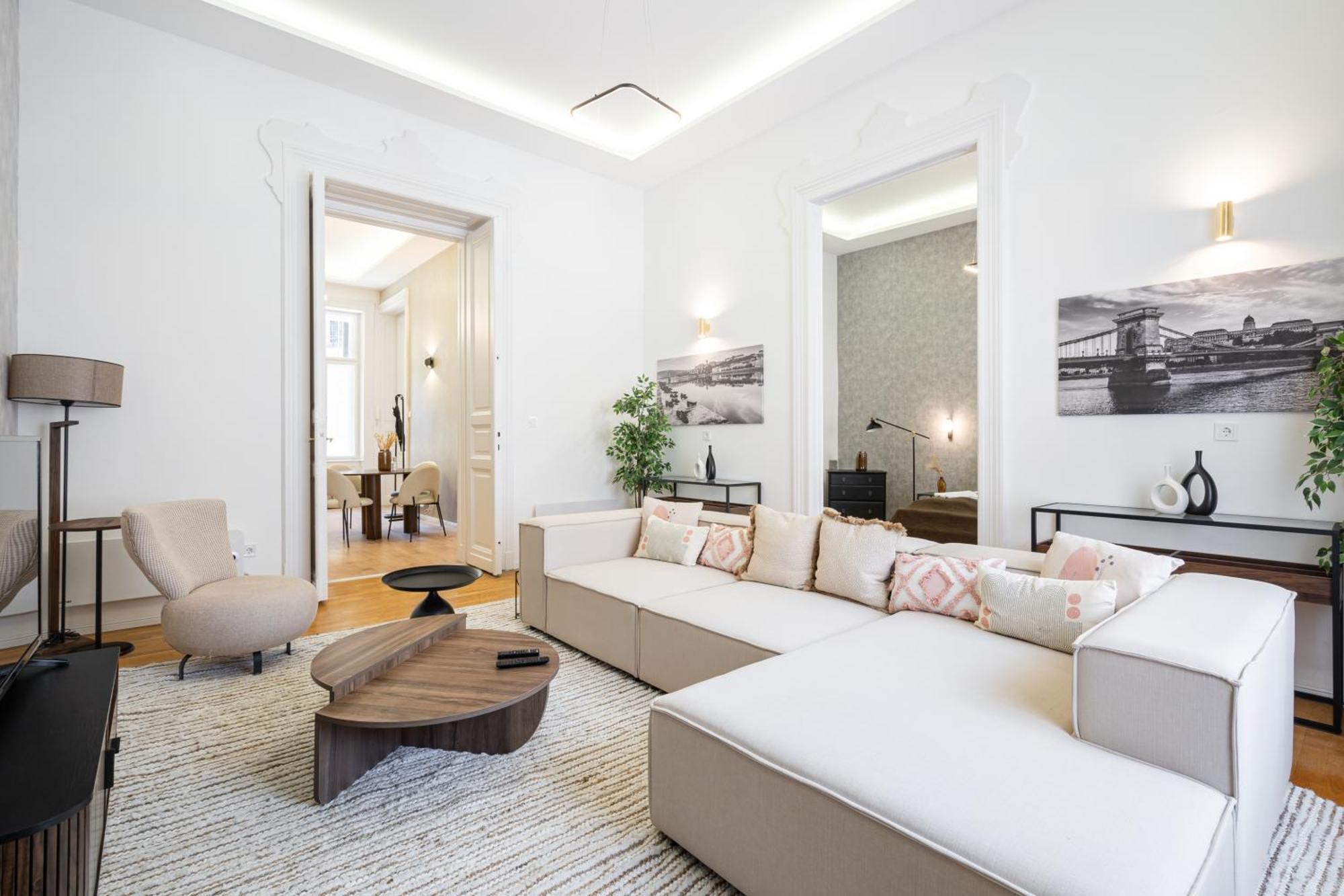 Crystal Cove 2-bdr Apartment